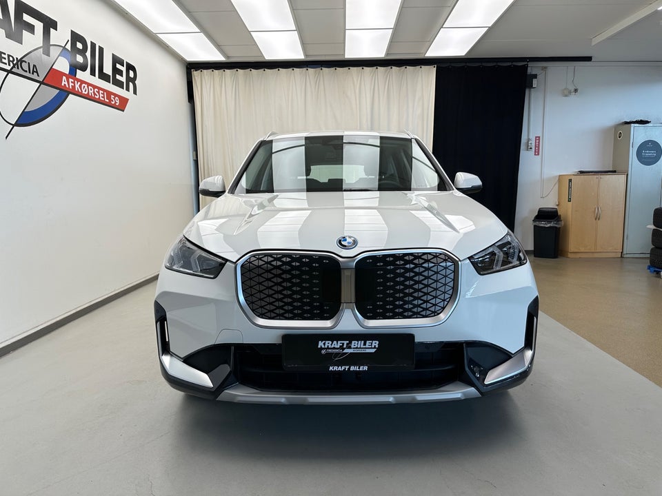 BMW iX1 eDrive20 X-Line 5d