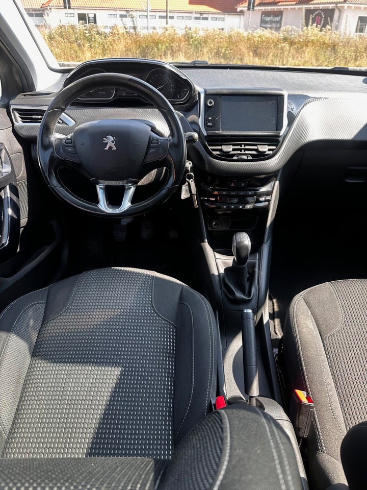 Peugeot 208 1,5 BlueHDi 100 Infinity Sky 5d