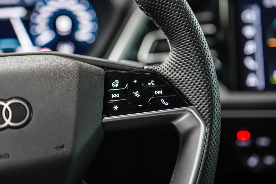 Audi Q4 e-tron 45 S-line quattro 5d