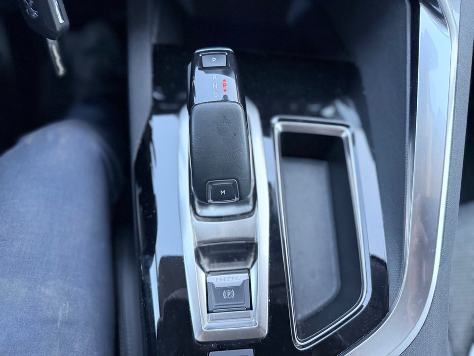 Peugeot 5008 1,5 BlueHDi 130 Allure 7prs 5d