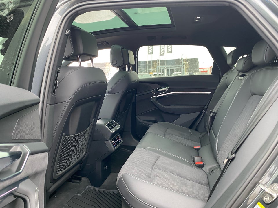 Audi e-tron 55 S-line quattro 5d