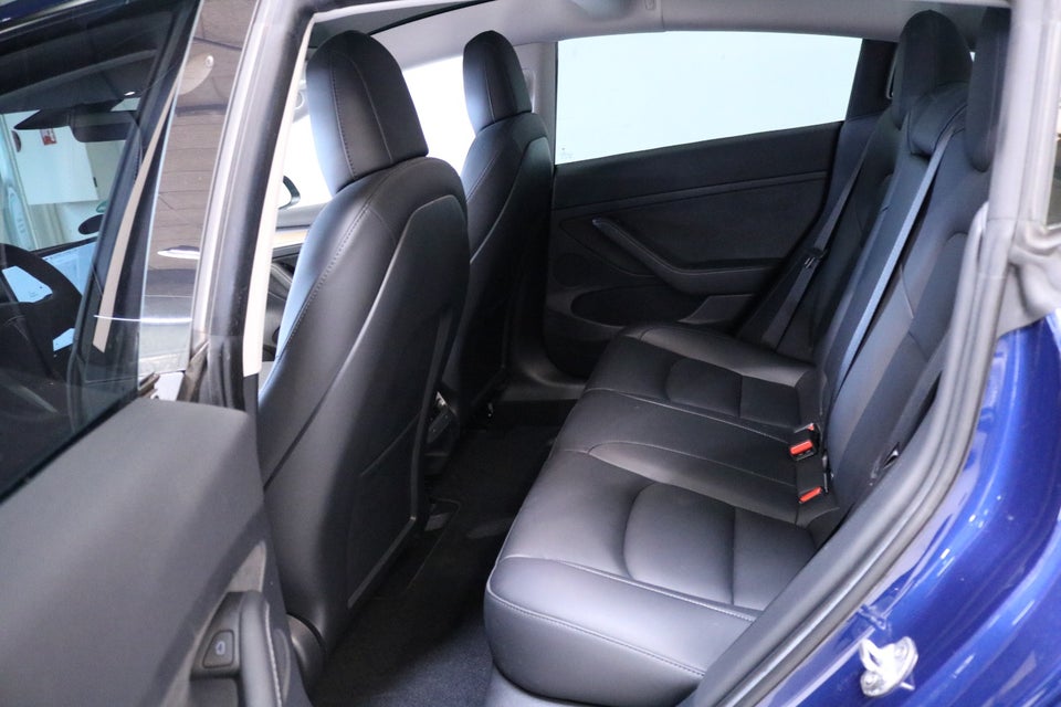 Tesla Model 3 RWD 4d
