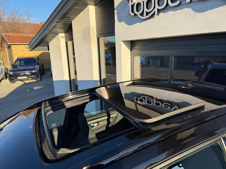 Volvo EX40 Extended Range Black Edition 5d