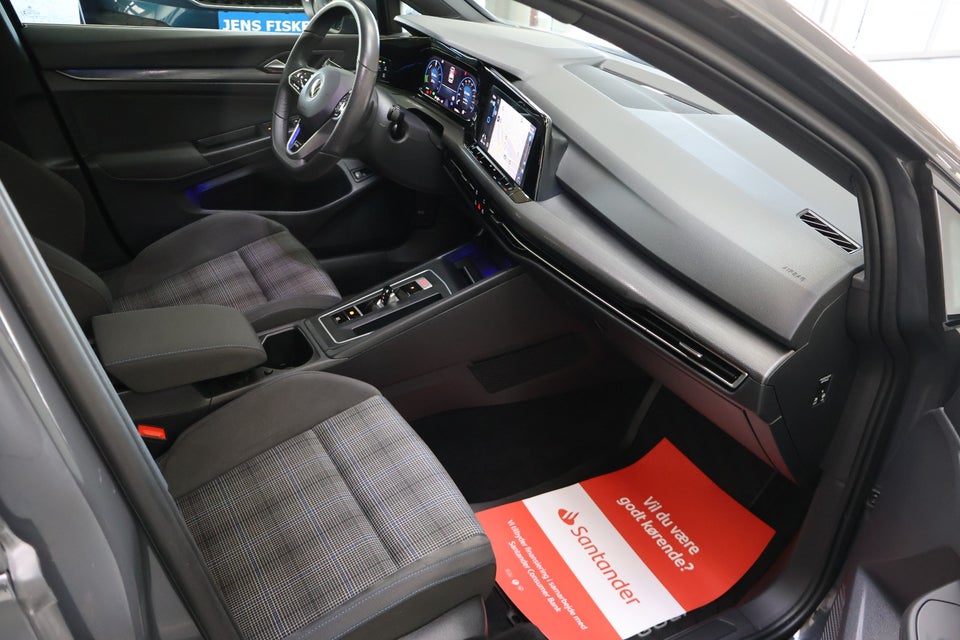 VW Golf VIII 1,4 GTE DSG 5d