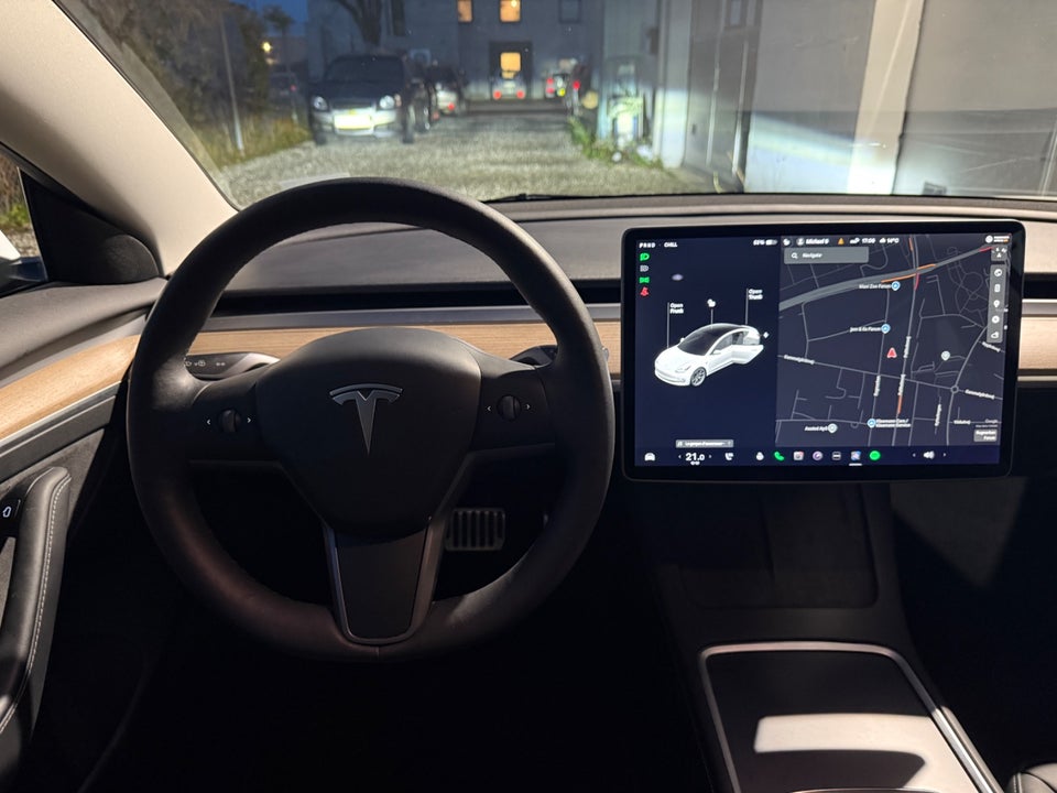 Tesla Model 3 Standard Range+ RWD 4d