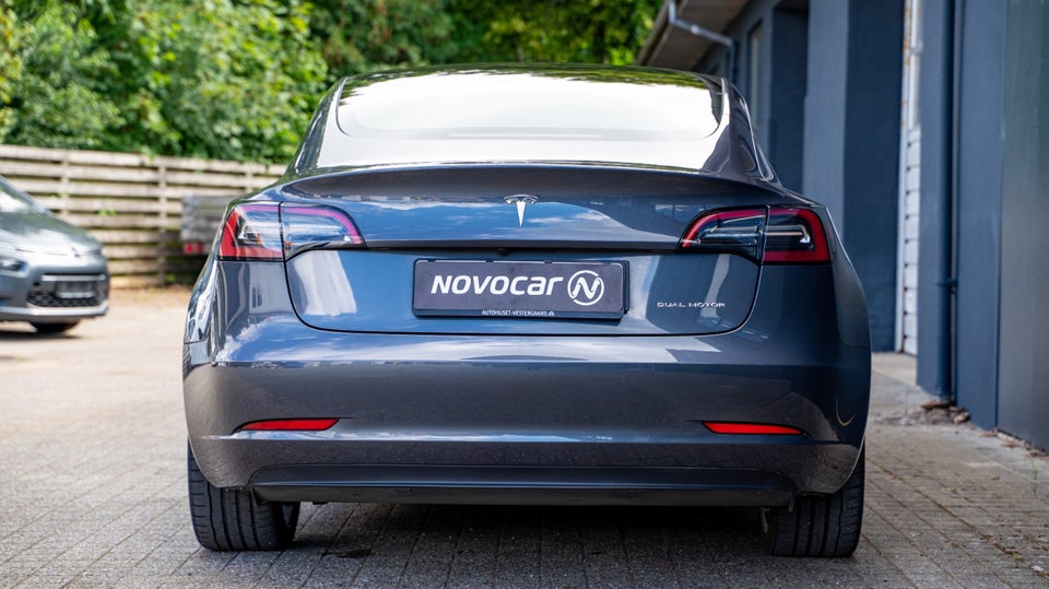 Tesla Model 3 Long Range AWD 4d