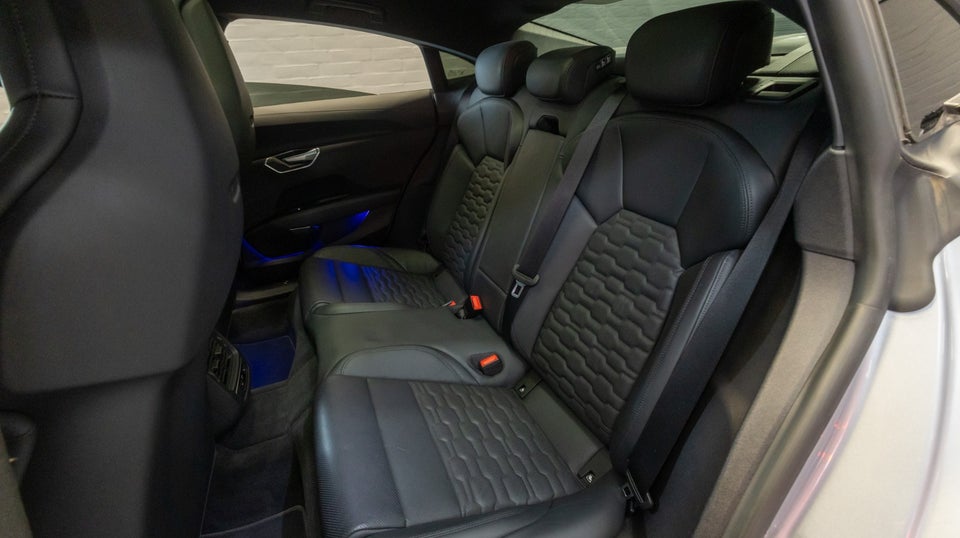 Audi RS e-tron GT quattro 4d