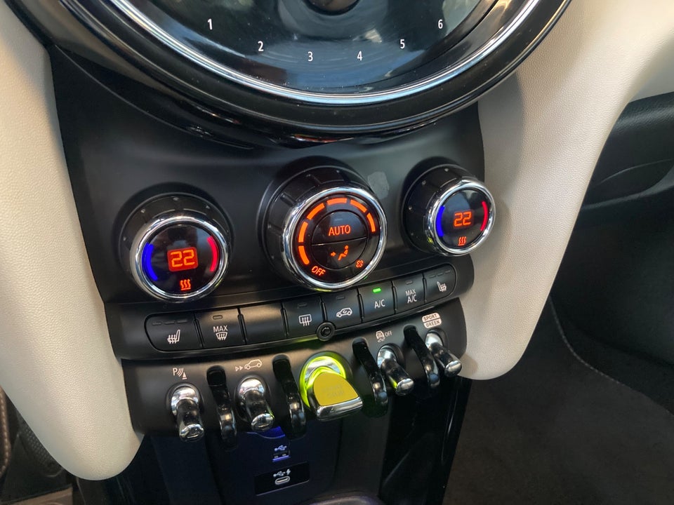 MINI Cooper SE Maximise 3d
