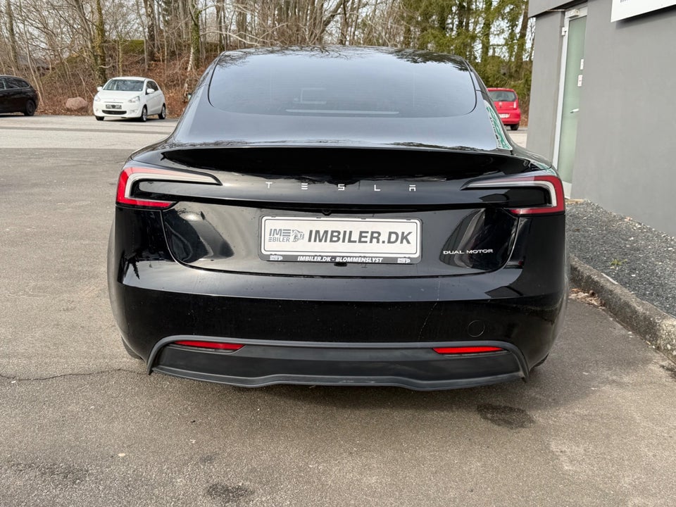 Tesla Model 3 Long Range AWD 4d