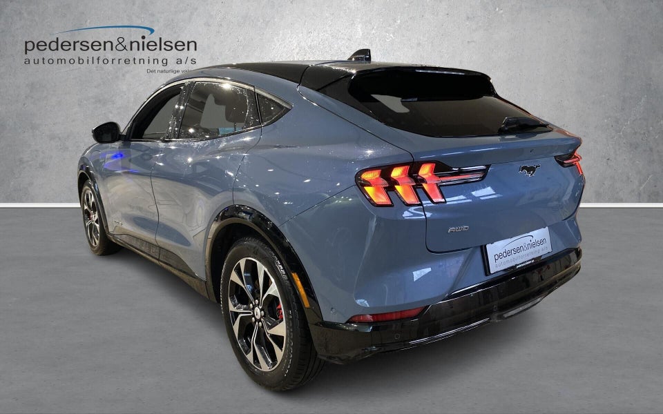 Ford Mustang Mach-E 70 Premium Standard Range AWD 5d