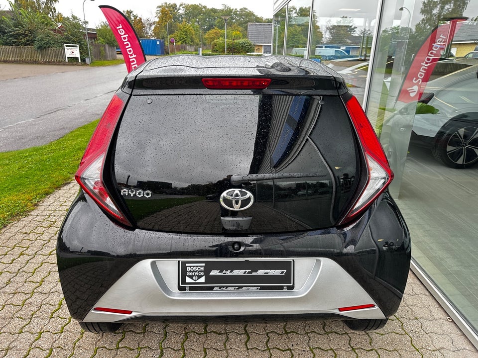 Toyota Aygo 1,0 VVT-i x-press 5d