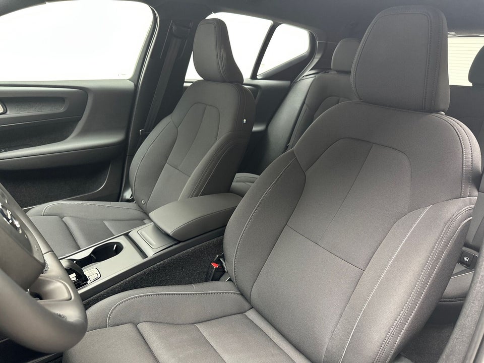 Volvo EX40 Extended Range Plus 5d