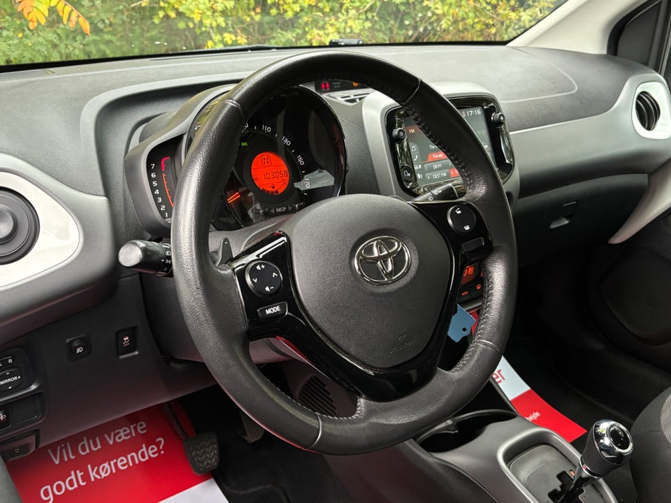 Toyota Aygo 1,0 VVT-i x-sky x-shift 5d