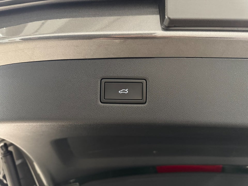 Ford Explorer 77 Premium Extended Range 5d