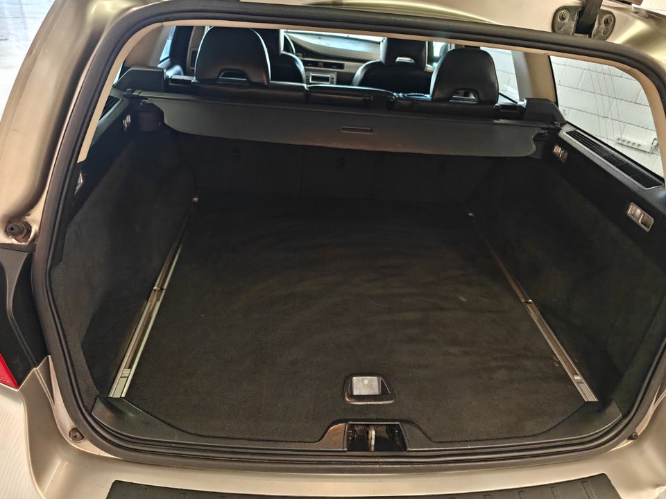 Volvo V70 2,4 D5 185 R-Design aut. 5d