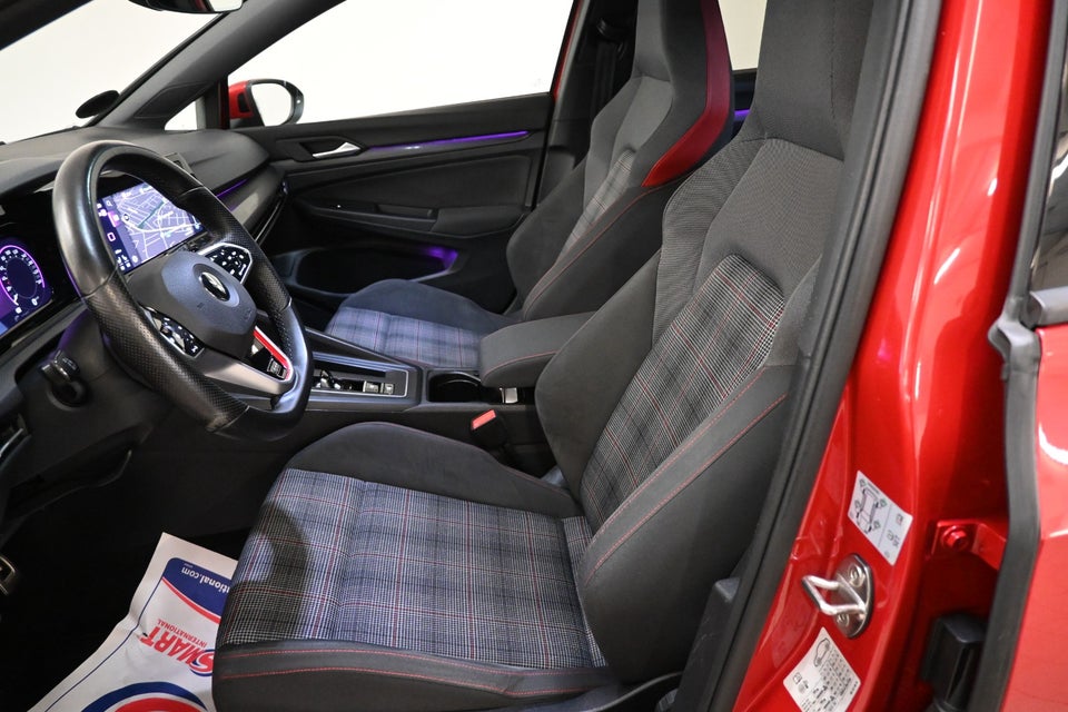 VW Golf VIII 2,0 GTi DSG 5d