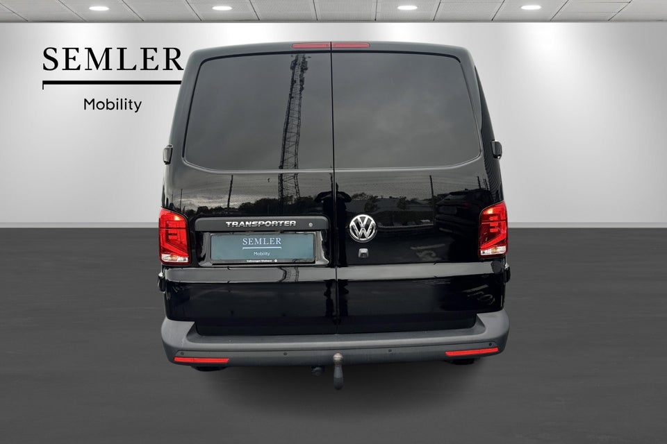 VW Transporter 2,0 TDi 110 Kassevogn lang