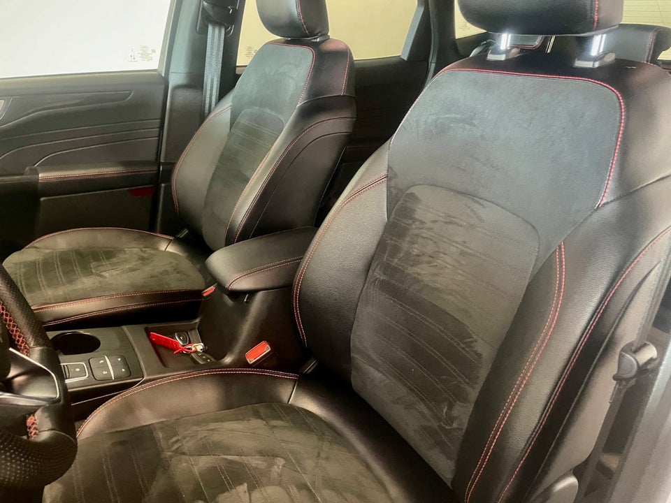 Ford Kuga 2,5 PHEV ST-Line X CVT 5d