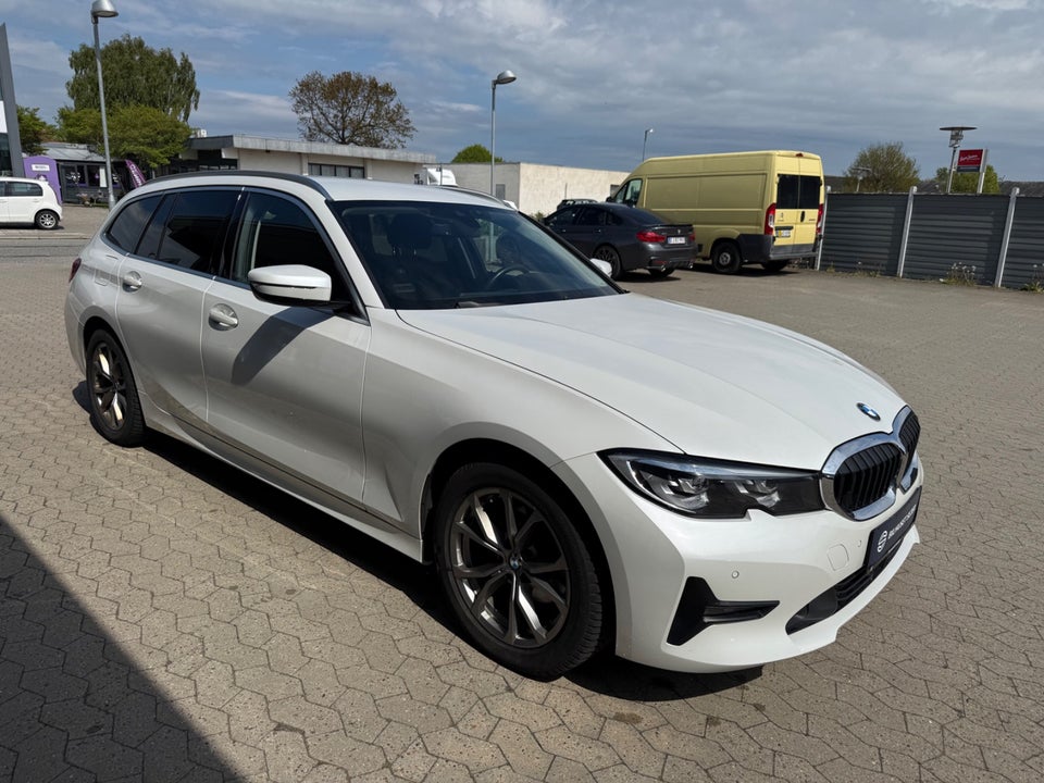 BMW 320d 2,0 Touring Connected aut. 5d