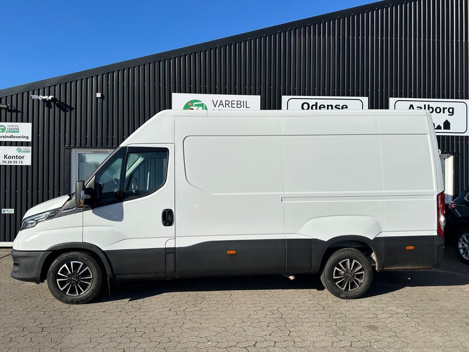 Iveco Daily 2,3 35C12 12m³ Van AG8