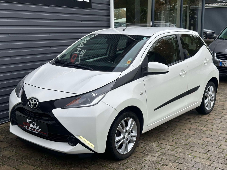 Toyota Aygo 1,0 VVT-i x-wave x-shift 5d