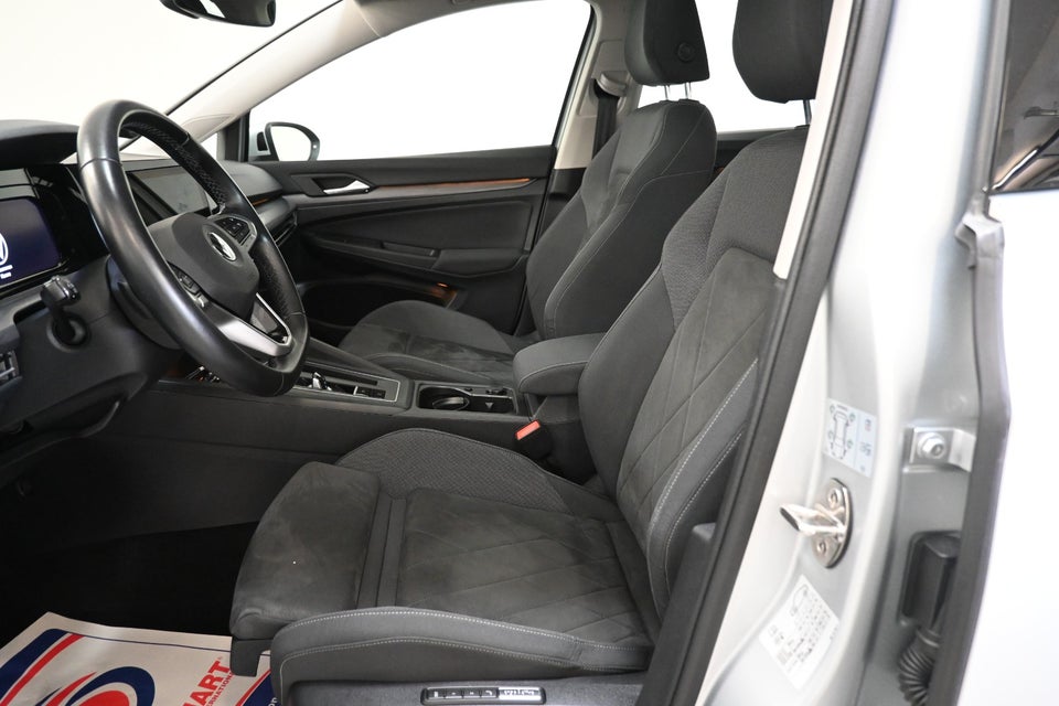 VW Golf VIII 1,4 eHybrid DSG 5d