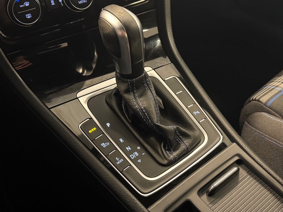 VW Golf VII 1,4 GTE DSG 5d