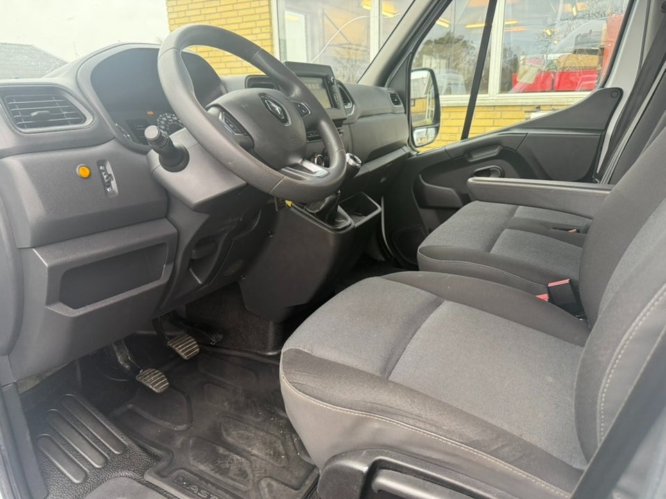 Renault Master IV T33 2,3 dCi 150 L2H2 Kassevogn