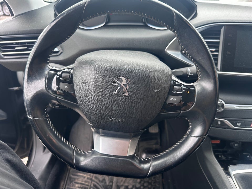 Peugeot 308 1,2 e-THP 110 Chili SW 5d