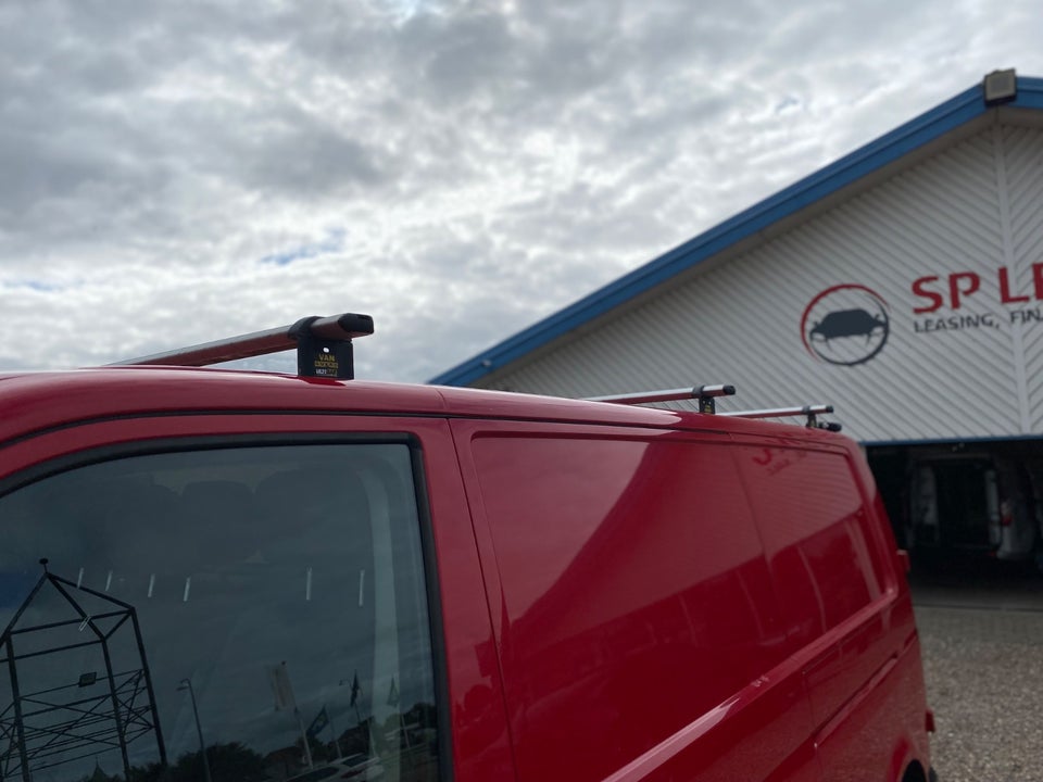 VW Transporter 2,0 TDi 140 Kassevogn DSG lang