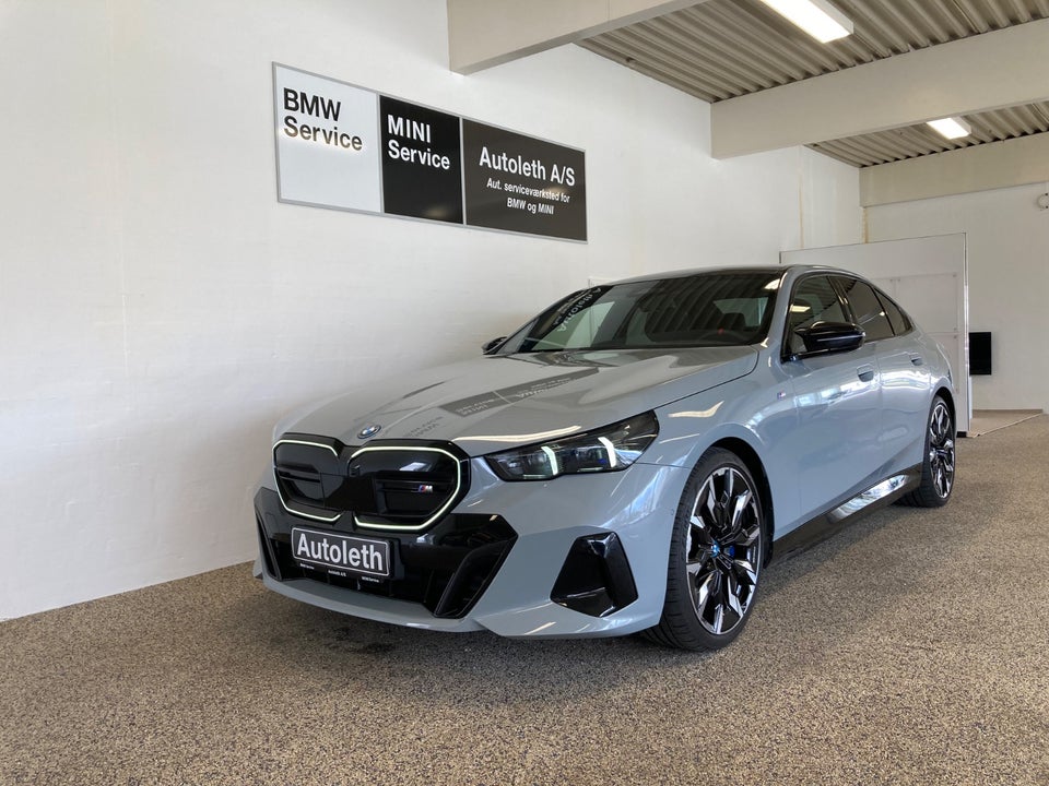 BMW i5 M60 xDrive 4d