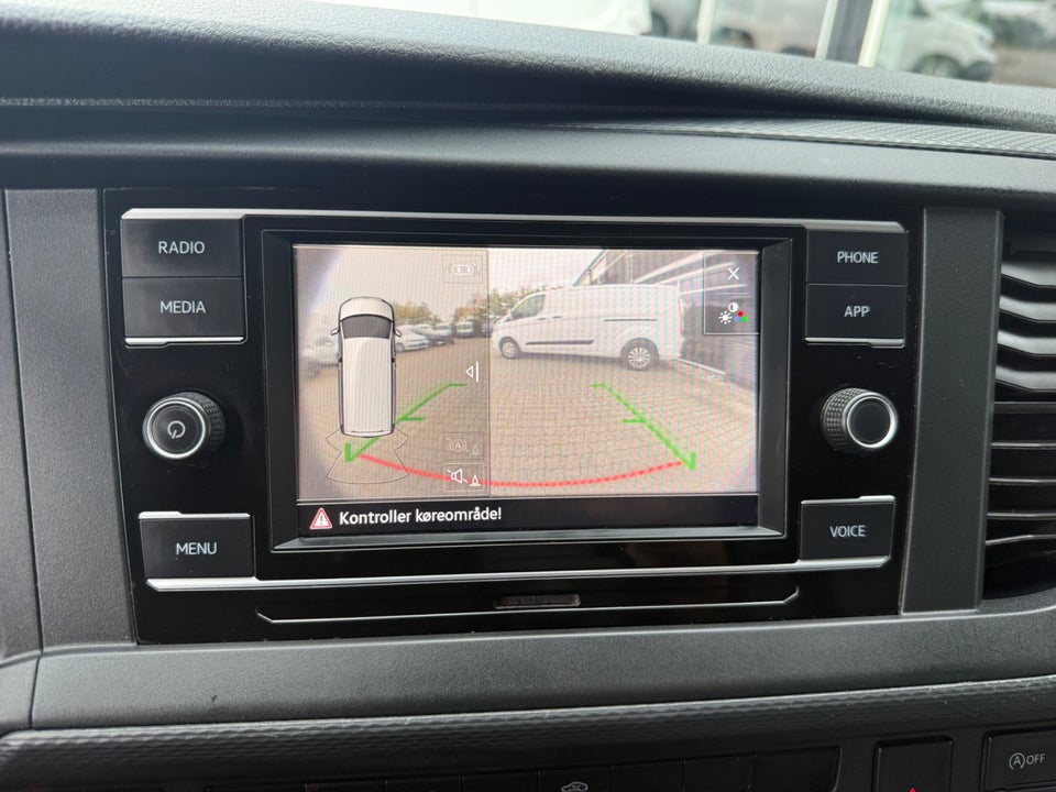 VW Transporter 2,0 TDi 150 Kassevogn DSG lang