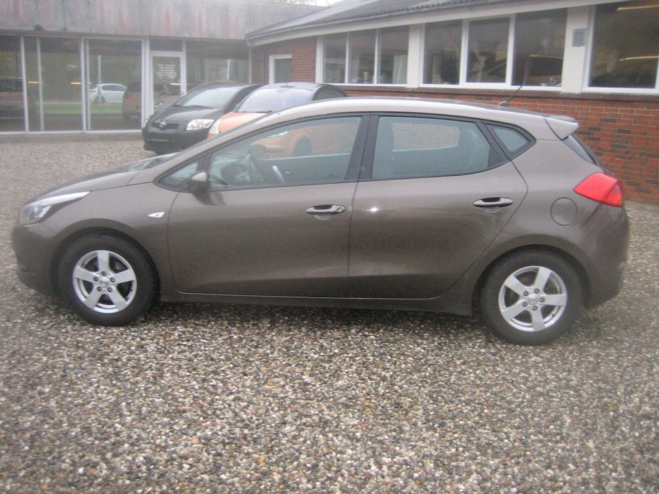 Kia Ceed 1,4 CVVT Active+ 5d