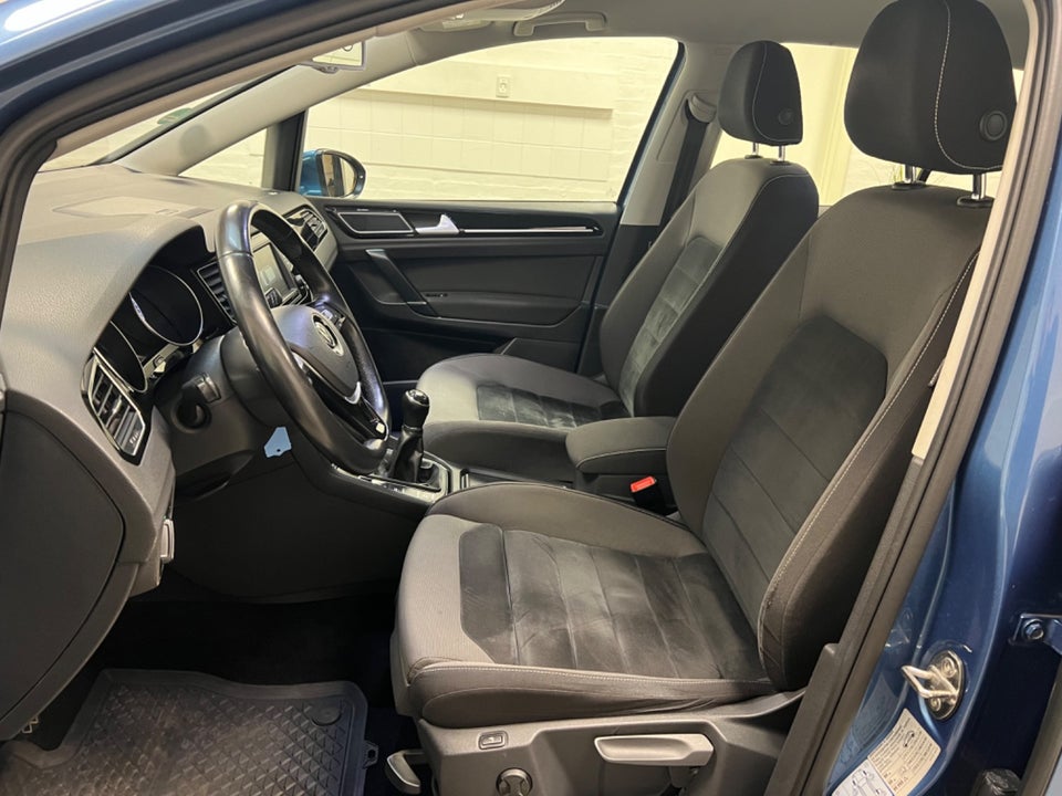 VW Golf Sportsvan 1,6 TDi 110 Highline BMT 5d