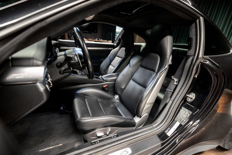 Porsche 911 Carrera 4S 3,0 Coupé PDK 2d