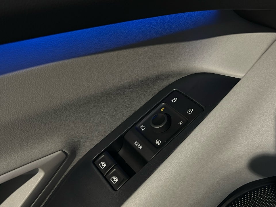 Ford Explorer 77 Premium Extended Range 5d