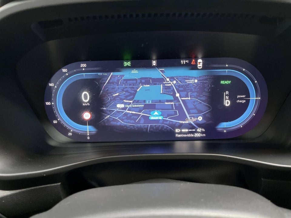 Volvo EX40 Extended Range Plus 5d