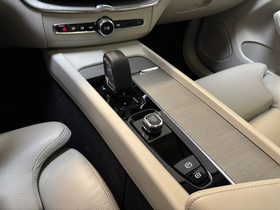 Volvo XC60 2,0 T6 ReCharge Plus Bright aut. AWD 5d