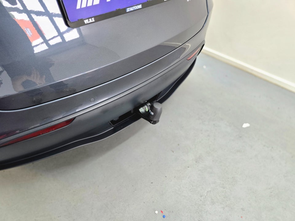 Tesla Model Y Long Range AWD 5d