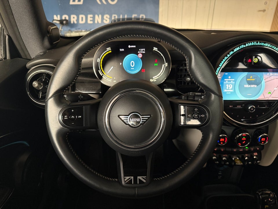 MINI Cooper SE Yours Trim 3d