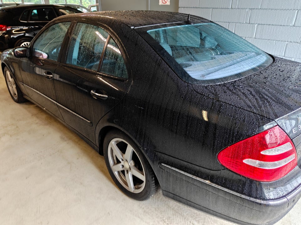 Mercedes E320 3,2 Avantgarde aut. 4d