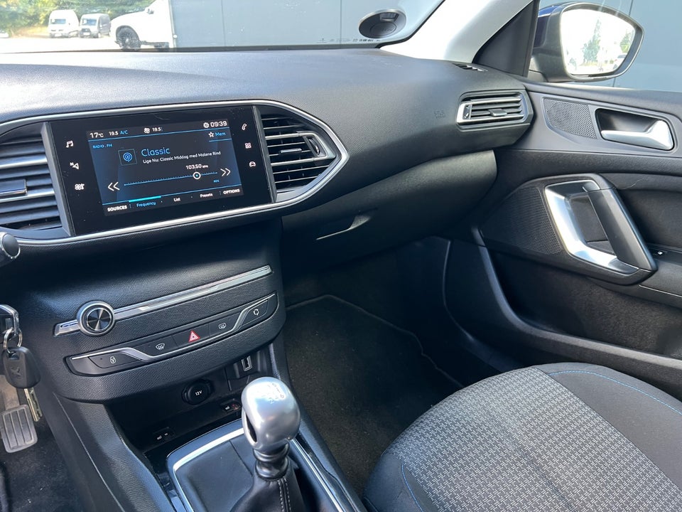 Peugeot 308 1,2 PureTech 130 Active 5d