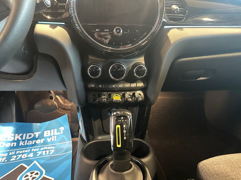 MINI Cooper SE Essential 3d