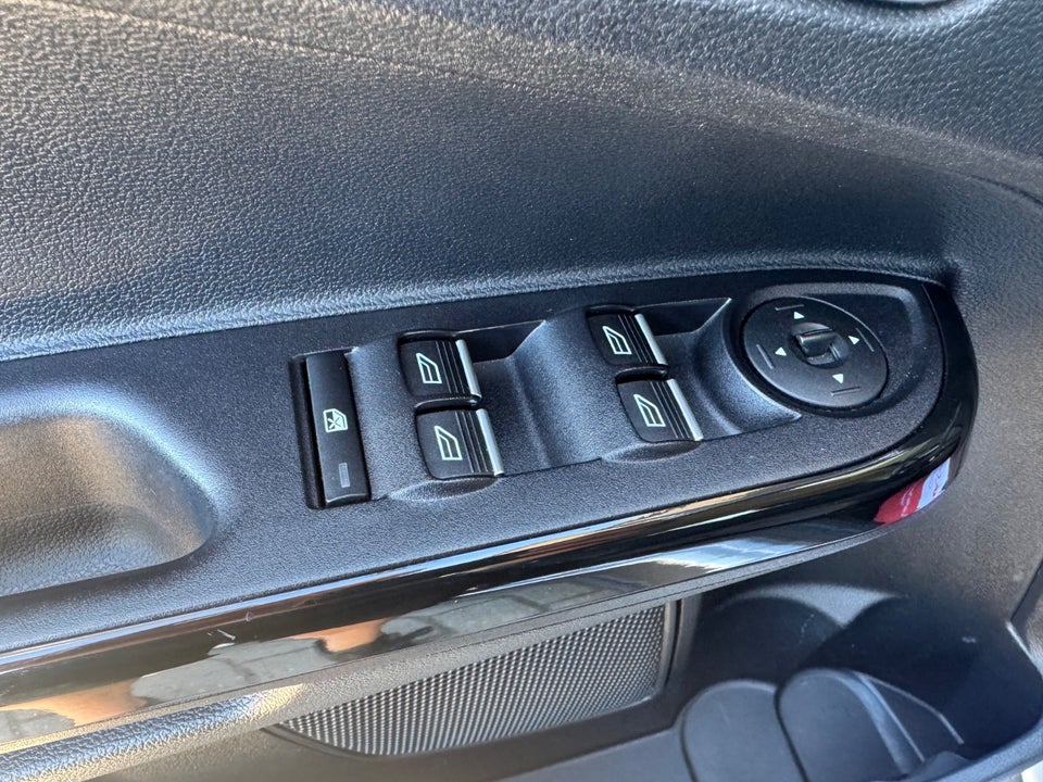 Ford B-MAX 1,0 SCTi 100 Titanium 5d