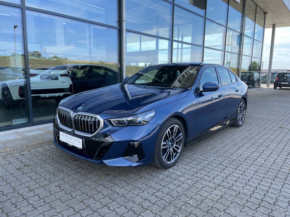 BMW i5 eDrive40 M-Sport 4d