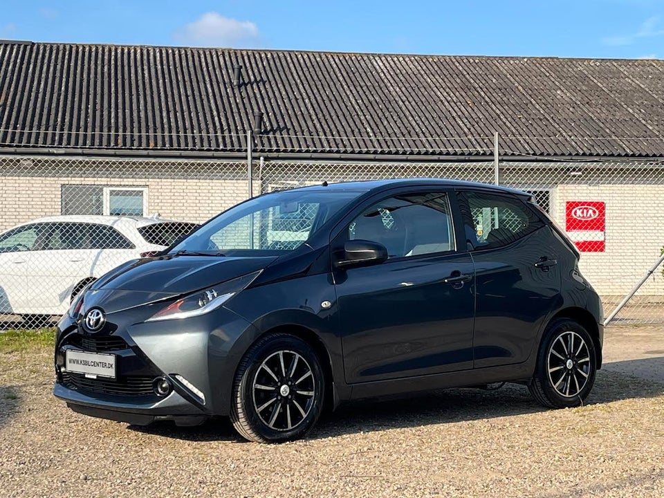 Toyota Aygo 1,0 VVT-i x-play x-touch 5d