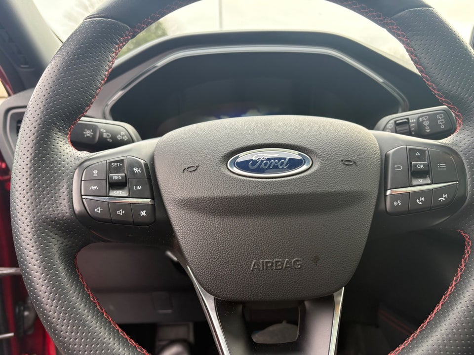 Ford Kuga 2,5 HEV ST-Line X CVT 5d