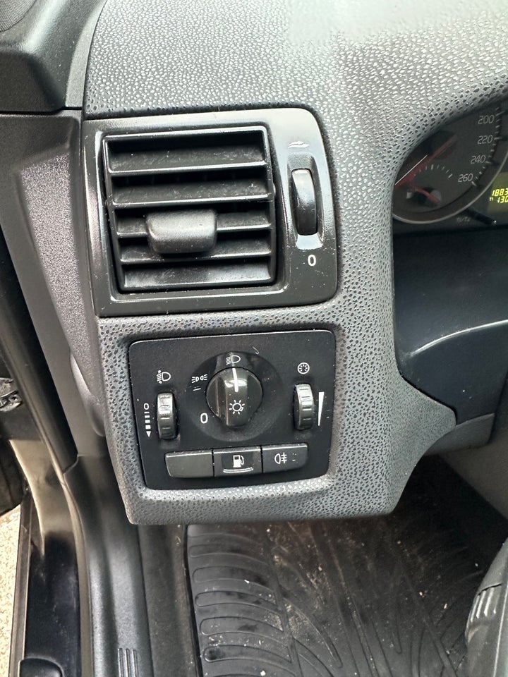 Volvo V50 1,8 Momentum 5d