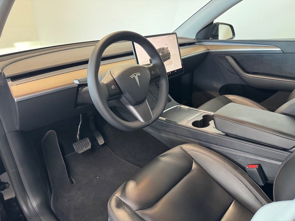 Tesla Model Y Long Range AWD 5d