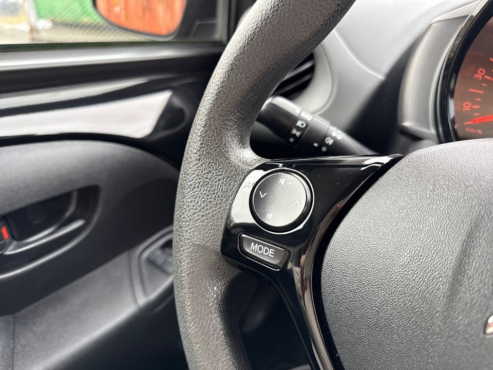 Citroën C1 1,0 VTi Attaque 5d